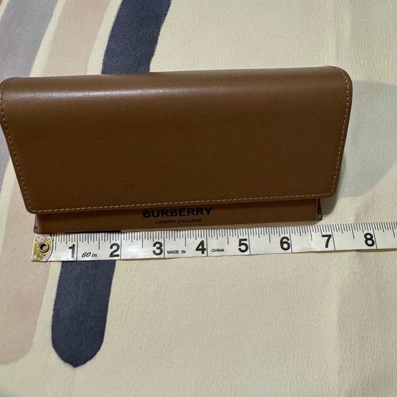 BURBERRY Sunglass Case - Picture 6 of 7
